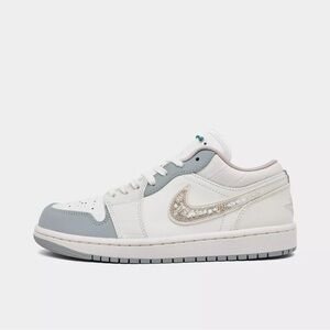 NIB Nike Women's Jordan 1 Low In Sail Soft Pearl
